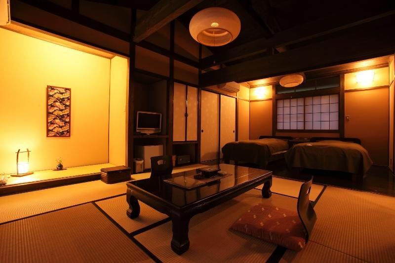 Hotel Yufuin Ryoan Wazanho Oita Exterior foto