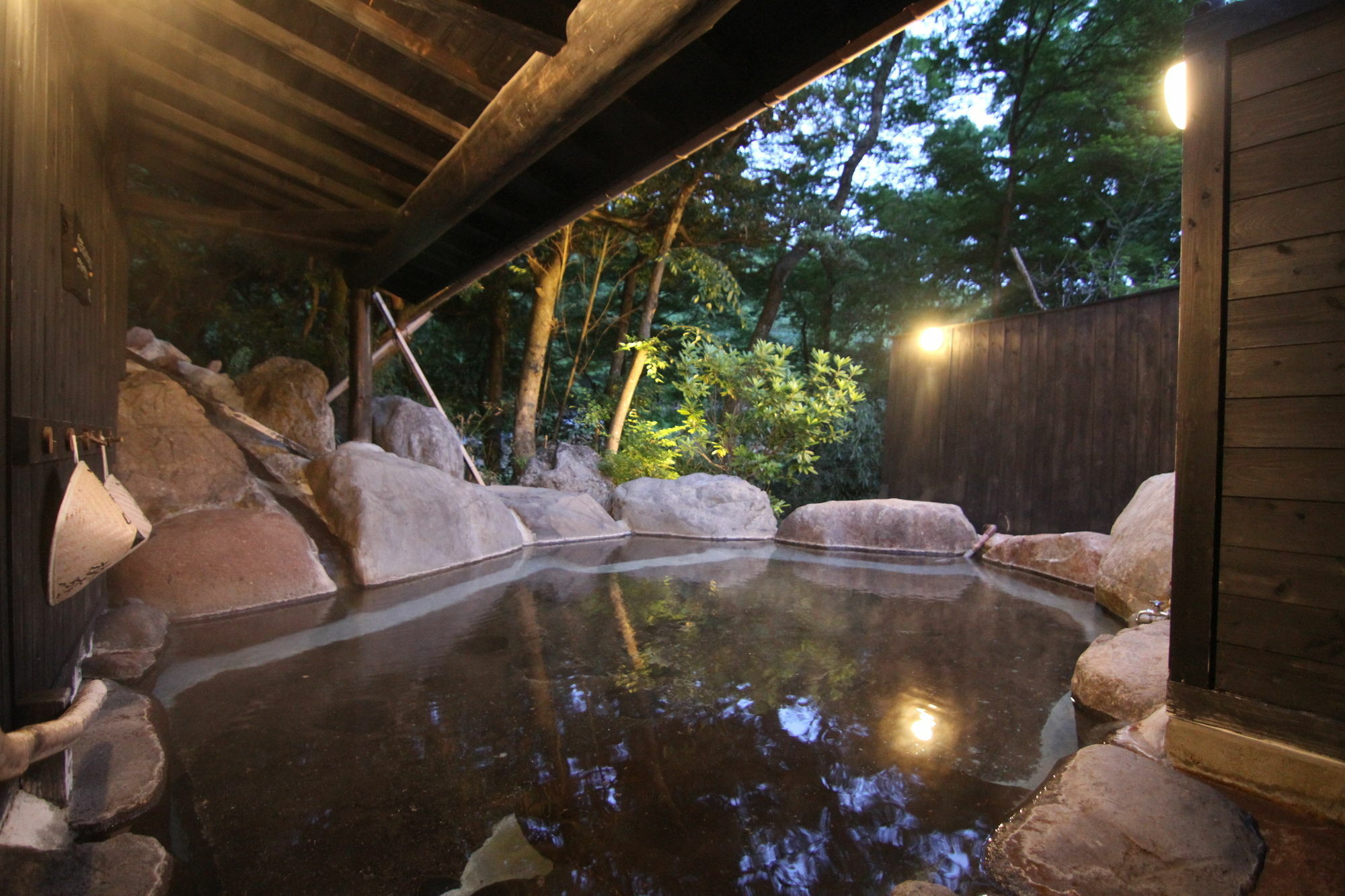 Hotel Yufuin Ryoan Wazanho Oita Exterior foto